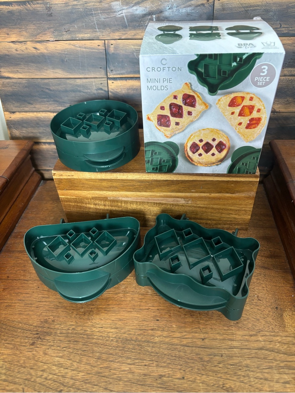Crofton Mini Pie Molds 3 Piece Hand Pie Press Set Green New in Box